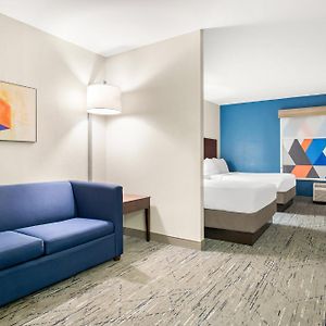 Queen Suite Hearing Accessibility Non-Smoking